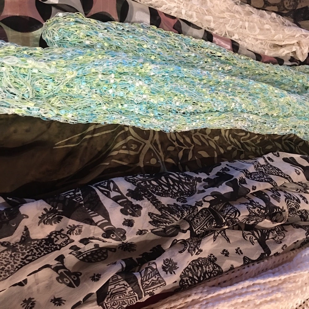 7 Scarves for one price
